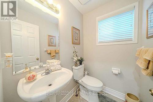 47 Gabrielle Crescent, Whitby, ON - Indoor Photo Showing Bathroom