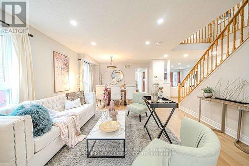 47 Gabrielle Crescent, Whitby, ON - Indoor Photo Showing Living Room