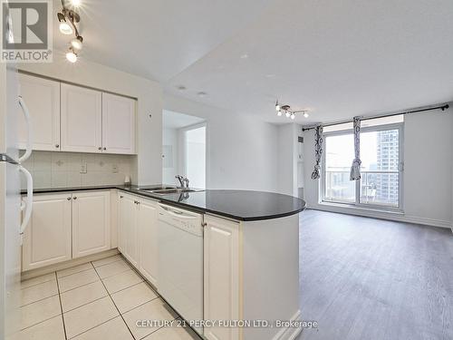 906 - 18 Kenaston Gardens, Toronto, ON - Indoor Photo Showing Kitchen With Double Sink