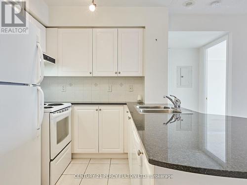 906 - 18 Kenaston Gardens, Toronto, ON - Indoor Photo Showing Kitchen With Double Sink