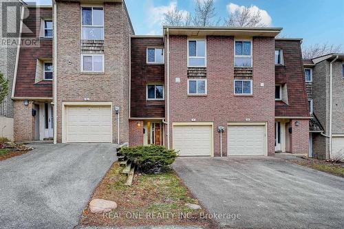 8Rc - 8 Rusty Crest Way, Toronto, ON - Outdoor With Facade