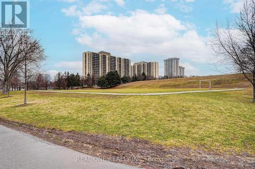 8Rc - 8 Rusty Crest Way, Toronto, ON - Outdoor With View