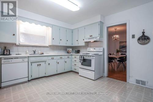 366 Beechgrove Drive, Toronto, ON - Indoor Photo Showing Kitchen