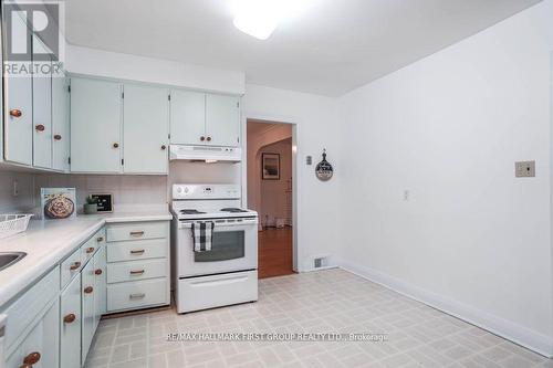 366 Beechgrove Drive, Toronto, ON - Indoor Photo Showing Kitchen