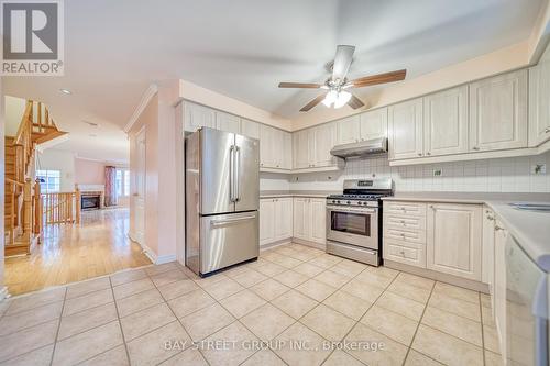 27 Orchid Road, Markham, ON - Indoor Photo Showing Kitchen