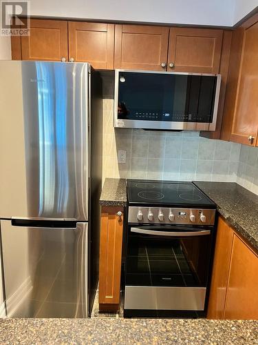 1110 - 2121 Lakeshore Boulevard W, Toronto, ON - Indoor Photo Showing Kitchen With Stainless Steel Kitchen