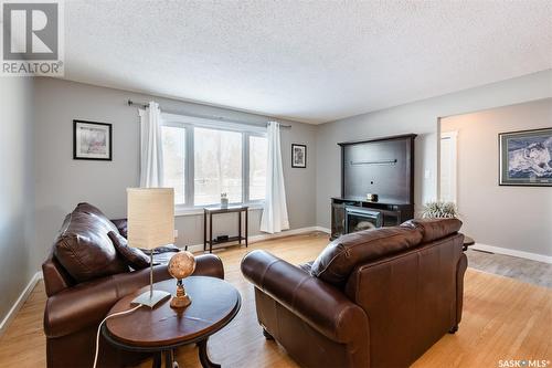 20 Morton Place, Saskatoon, SK - Indoor Photo Showing Living Room