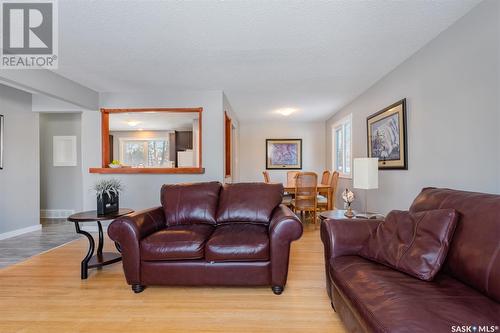 20 Morton Place, Saskatoon, SK - Indoor Photo Showing Living Room