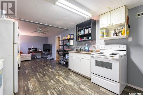 20 Morton Place, Saskatoon, SK - Indoor Photo Showing Kitchen