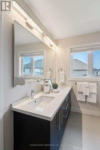 1552 Sandridge Avenue, London, ON - Indoor Photo Showing Bathroom