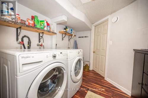 414 Hill Street, Laurentian Hills, ON - Indoor Photo Showing Laundry Room