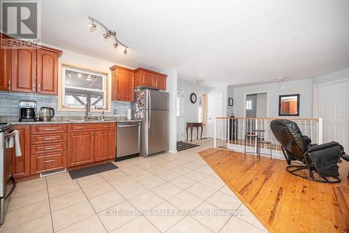 414 Hill Street, Laurentian Hills, ON - Indoor Photo Showing Kitchen