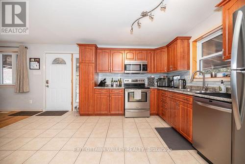 414 Hill Street, Laurentian Hills, ON - Indoor Photo Showing Kitchen With Stainless Steel Kitchen