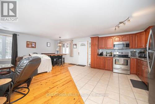 414 Hill Street, Laurentian Hills, ON - Indoor Photo Showing Kitchen With Stainless Steel Kitchen