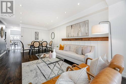 10 Oakins Lane, Ajax, ON - Indoor Photo Showing Living Room