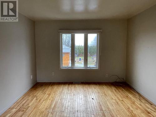 2076 Sandy Hill Road, Champlain, ON - Indoor Photo Showing Other Room