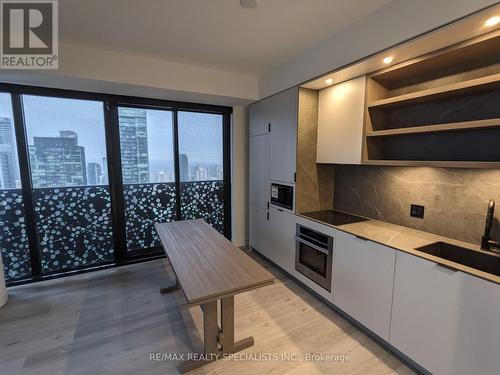 4011 - 55 Charles Street, Toronto, ON - Indoor Photo Showing Kitchen