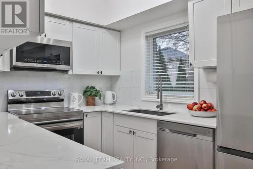 38 Maple Meadows Lane, Vaughan, ON - Indoor Photo Showing Kitchen With Double Sink