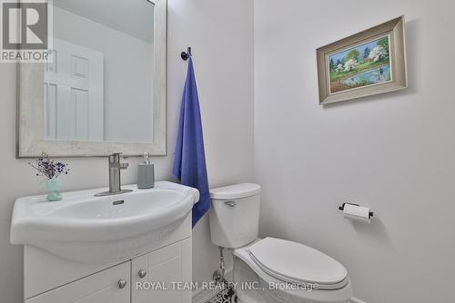 38 Maple Meadows Lane, Vaughan, ON - Indoor Photo Showing Bathroom