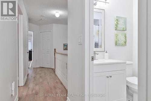 38 Maple Meadows Lane, Vaughan, ON - Indoor Photo Showing Bathroom