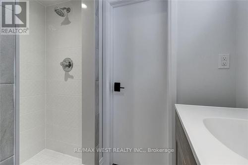 22 - 113 Hartley Avenue, Brant, ON - Indoor Photo Showing Bathroom