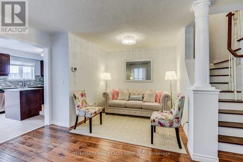 4881 Capri Crescent, Burlington, ON - Indoor Photo Showing Living Room