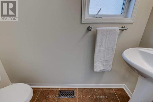 4881 Capri Crescent, Burlington, ON - Indoor Photo Showing Bathroom