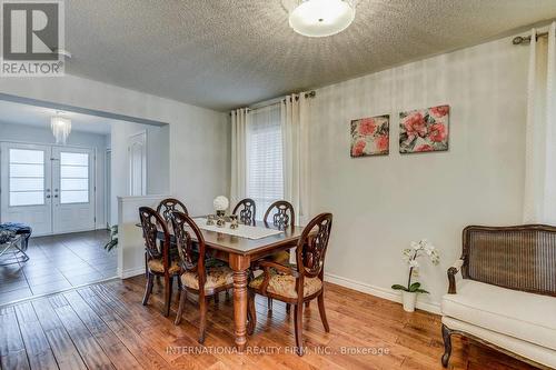 4881 Capri Crescent, Burlington, ON - Indoor Photo Showing Dining Room