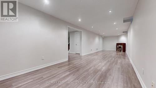 328 Atha Avenue, Richmond Hill, ON - Indoor Photo Showing Other Room