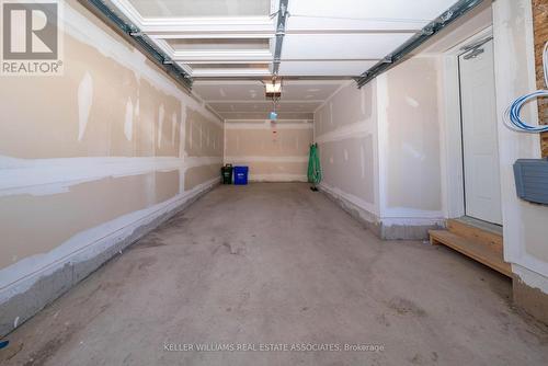 540 Bellflower Court, Milton, ON - Indoor Photo Showing Garage