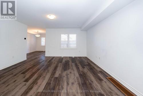 540 Bellflower Court, Milton, ON - Indoor Photo Showing Other Room