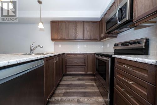 540 Bellflower Court, Milton, ON - Indoor Photo Showing Kitchen