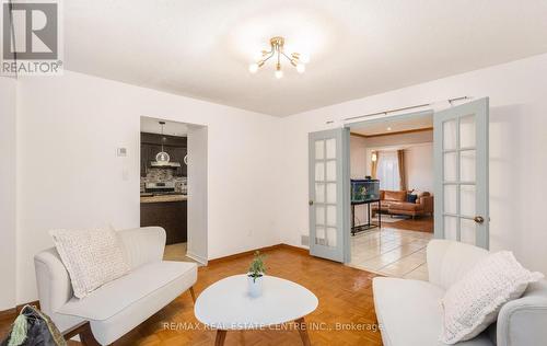 34 Corkett Drive, Brampton, ON - Indoor Photo Showing Living Room