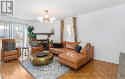 34 Corkett Drive, Brampton, ON - Indoor Photo Showing Living Room