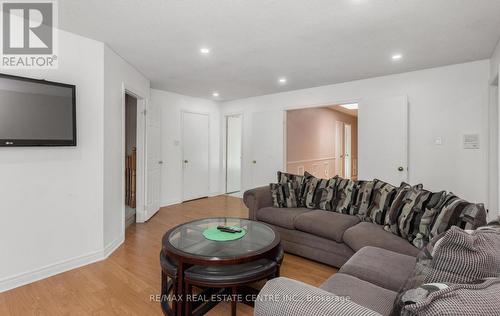 34 Corkett Drive, Brampton, ON - Indoor Photo Showing Living Room