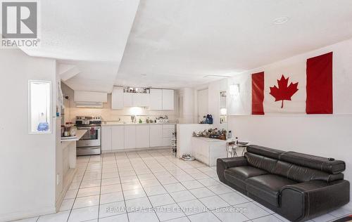 34 Corkett Drive, Brampton, ON - Indoor Photo Showing Kitchen