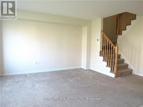 7771 White Pine Crescent, Niagara Falls, ON - Indoor Photo Showing Other Room