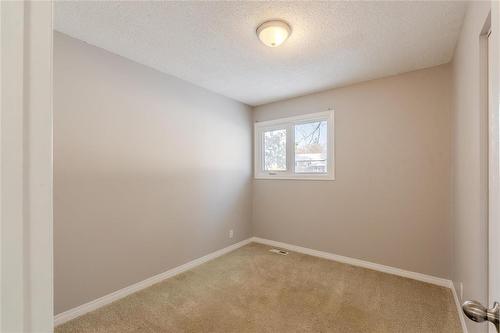 38 Ashworth Street, Winnipeg, MB - Indoor Photo Showing Other Room