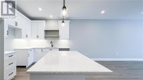 139 Severn Drive, Goderich (Goderich (Town)), ON - Indoor Photo Showing Kitchen With Upgraded Kitchen