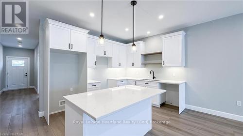 139 Severn Drive, Goderich (Goderich (Town)), ON - Indoor Photo Showing Kitchen With Upgraded Kitchen