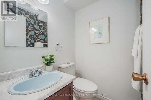 517 Kortright Road W, Guelph (Hanlon Creek), ON - Indoor Photo Showing Bathroom