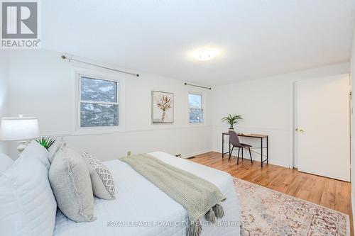 517 Kortright Road W, Guelph (Hanlon Creek), ON - Indoor Photo Showing Bedroom