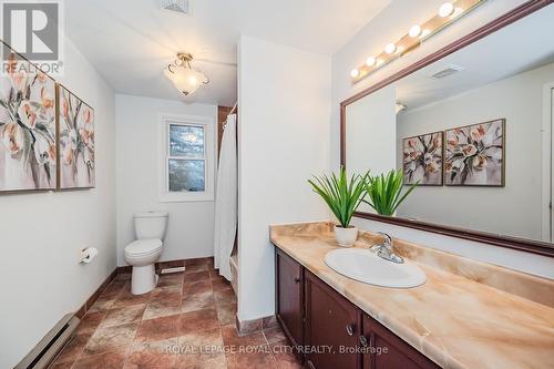 517 Kortright Road W, Guelph (Hanlon Creek), ON - Indoor Photo Showing Bathroom