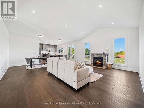 24 Keyzer Drive, Oro-Medonte (Warminister), ON - Indoor Photo Showing Living Room With Fireplace