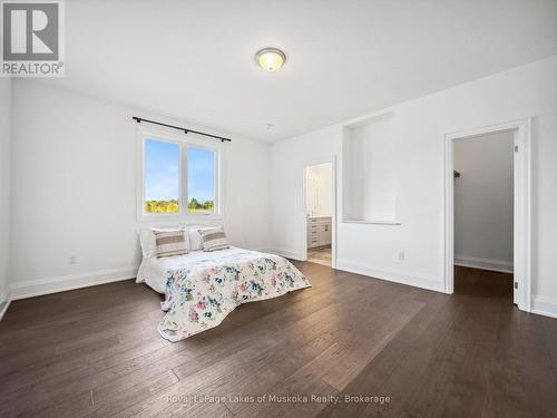 24 Keyzer Drive, Oro-Medonte (Warminister), ON - Indoor Photo Showing Bedroom