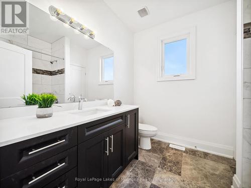 24 Keyzer Drive, Oro-Medonte (Warminister), ON - Indoor Photo Showing Bathroom