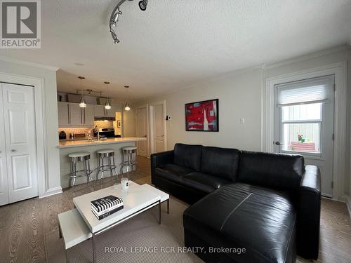 59 - 19 Dawson Drive, Collingwood, ON - Indoor Photo Showing Living Room