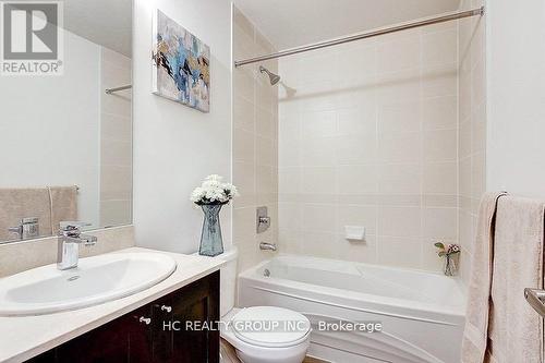 201 - 4065 Brickstone Mews, Mississauga, ON - Indoor Photo Showing Bathroom