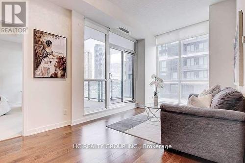 201 - 4065 Brickstone Mews, Mississauga, ON - Indoor Photo Showing Living Room