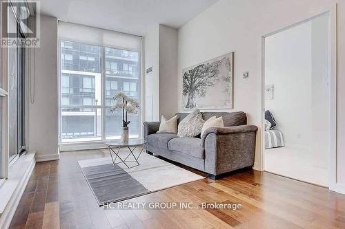 201 - 4065 Brickstone Mews, Mississauga, ON - Indoor Photo Showing Living Room